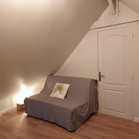 Paisible, Confort Avec Grand Terrain, Garage, Wi-fi, Proche Du Mans Et De La Vallee Du Loir *