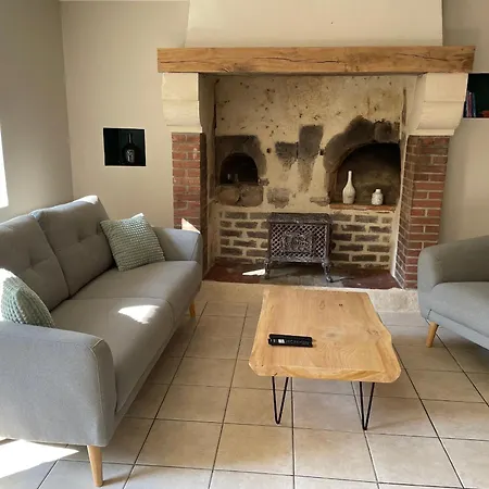 Paisible, Confort Avec Grand Terrain, Garage, Wi-fi, Proche Du Mans Et De La Vallee Du Loir