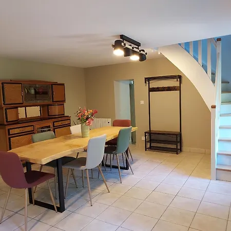 Дом отдыха Paisible, Confort Avec Grand Terrain, Garage, Wi-fi, Proche Du Mans Et De La Vallee Du Loir - Fr-1-410-394 Saint-Georges-de-la-Couee