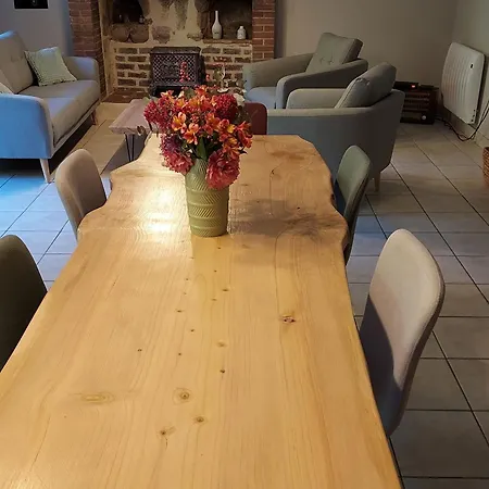 Country house Paisible, Confort Avec Grand Terrain, Garage, Wi-fi, Proche Du Mans Et De La Vallee Du Loir *